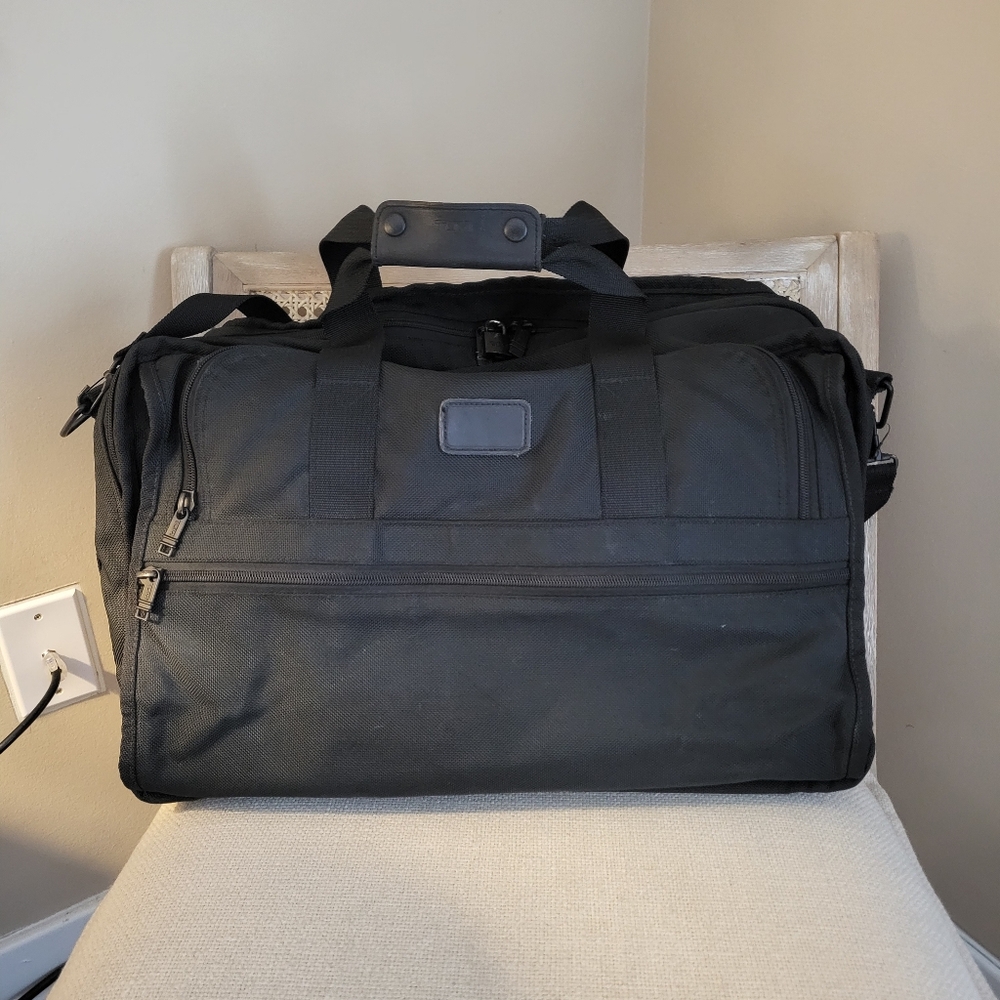 TUMI USA ALPHA BLACK BALLISTIC NYLON VINTAGE MESSENGER BRIEFCASE BAG